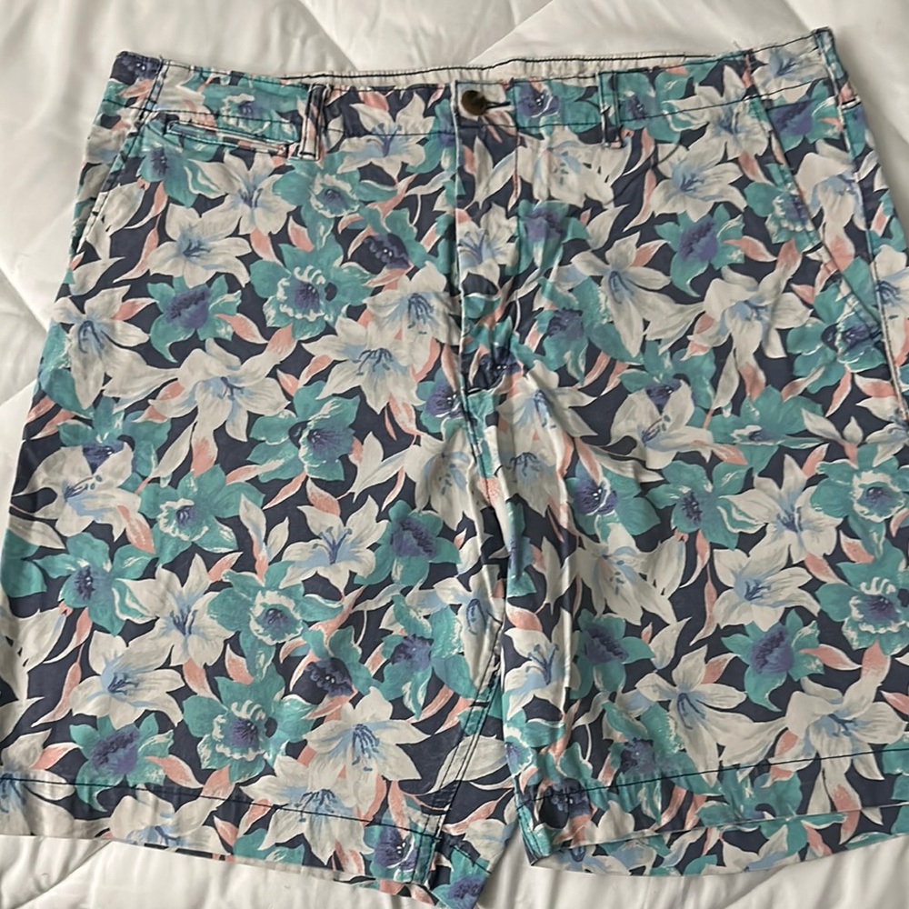 AE Floral Print Men's Shorts size 38